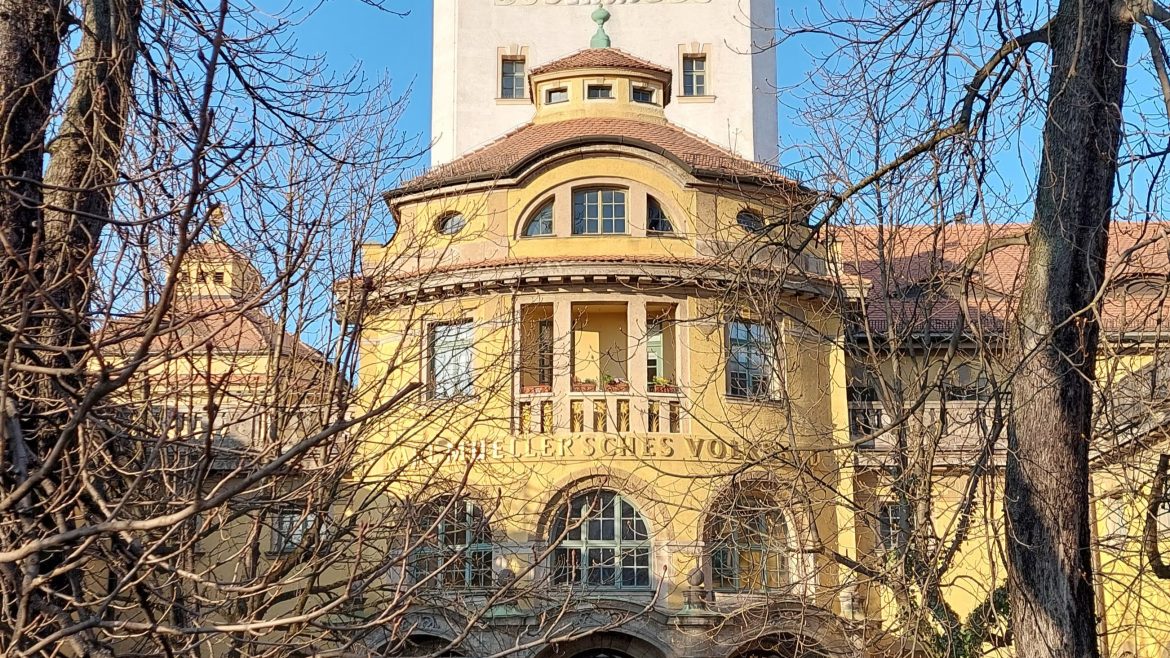 muller’sches-volksbad-autumn-munich-bavaria-germany mullersches volksbad front art nouveau munich bavaria germany sunny early spring
