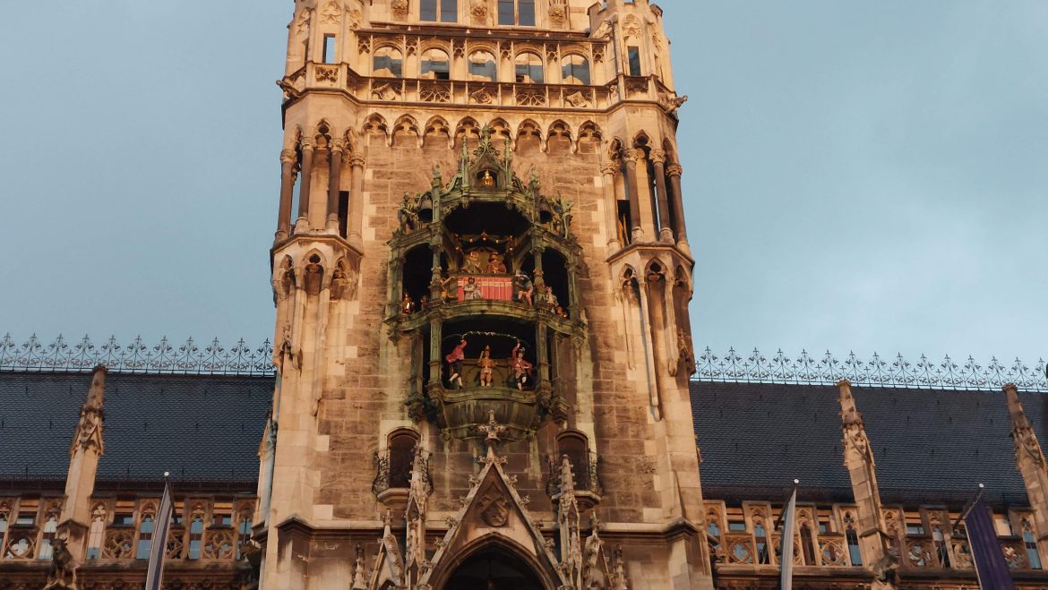 new-city-hall-glockenspiel-munich-bavaria-germany glockenspiel new city hall munich bavaria germany evening close-up landmark
